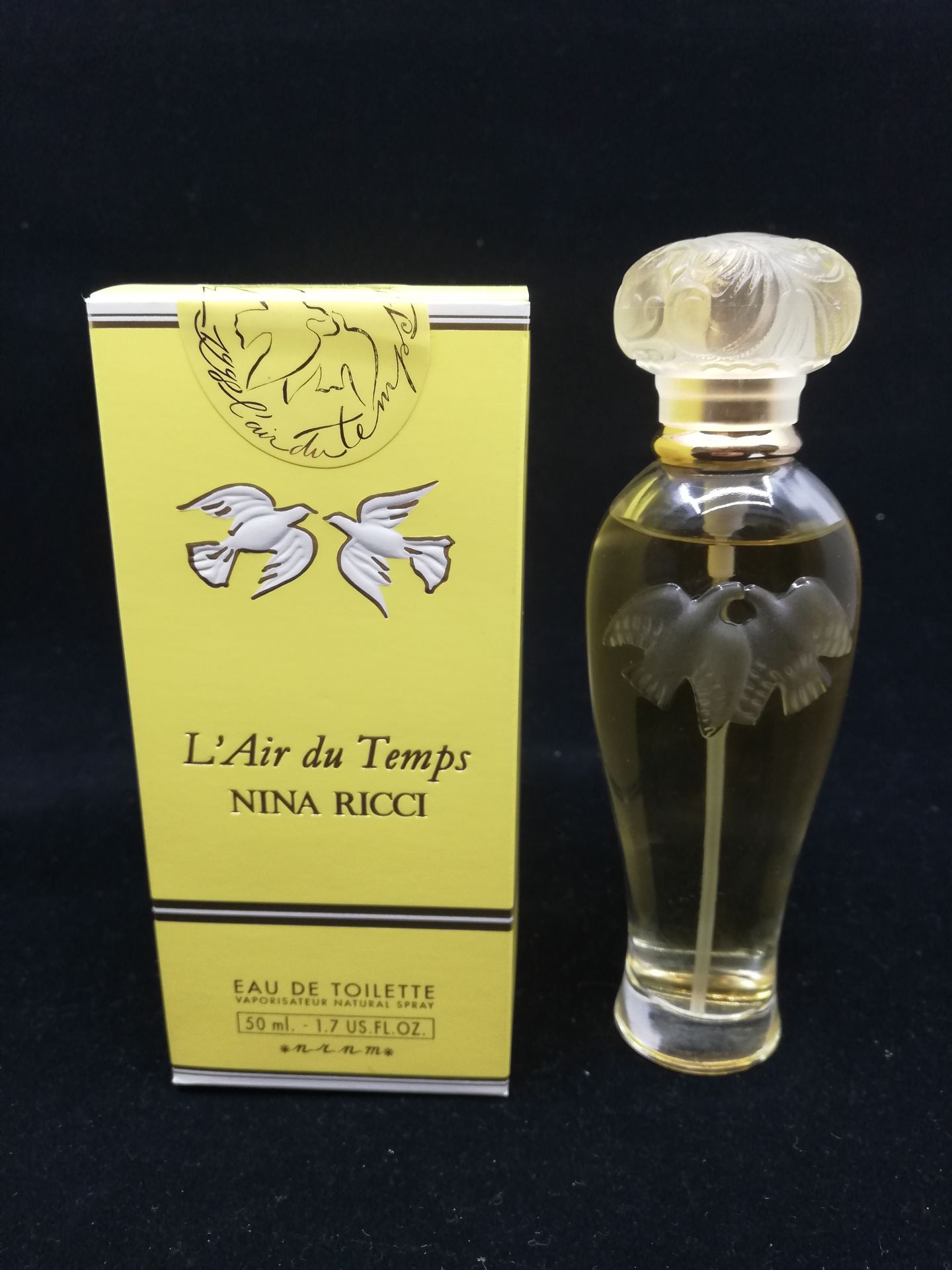 Null Nina Ricci - "L'Air du Temps" - (1948)

Lote que incluye un frasco de spray&hellip;