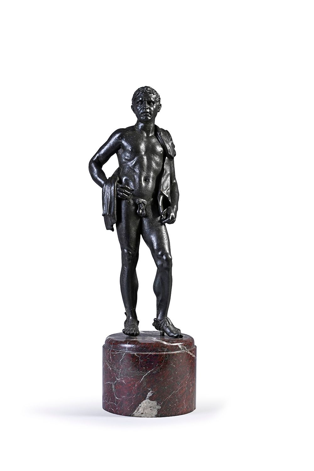 Naples, XIXe siècle, d'après l'Antique 珀尔修斯
黑色铜质雕塑，红色纹路的大理石底座。
H.(高：48厘米 - 高：37厘&hellip;