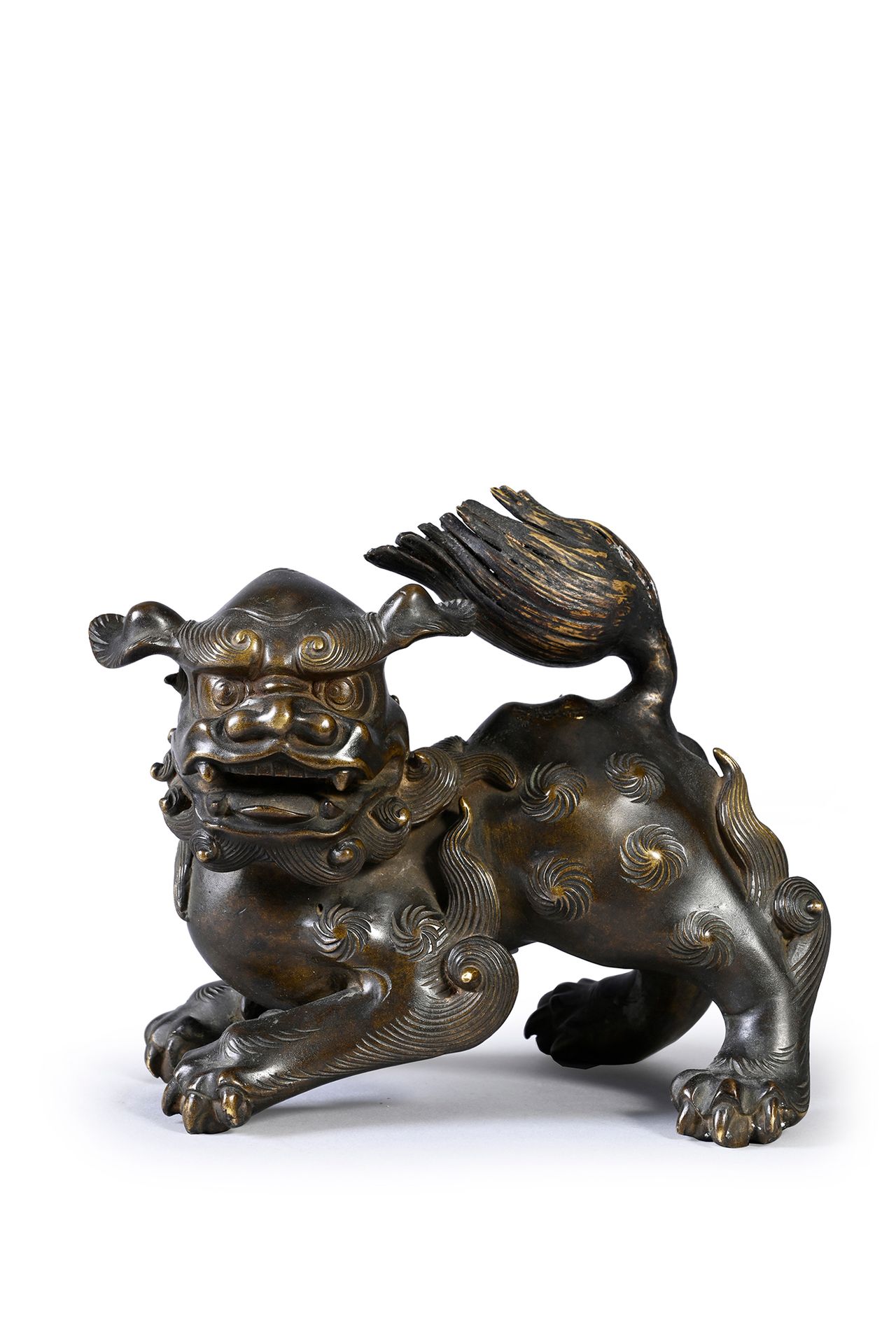 JAPON, XIXe siècle 棕色铜质的石狮
15 x 18 x 11厘米