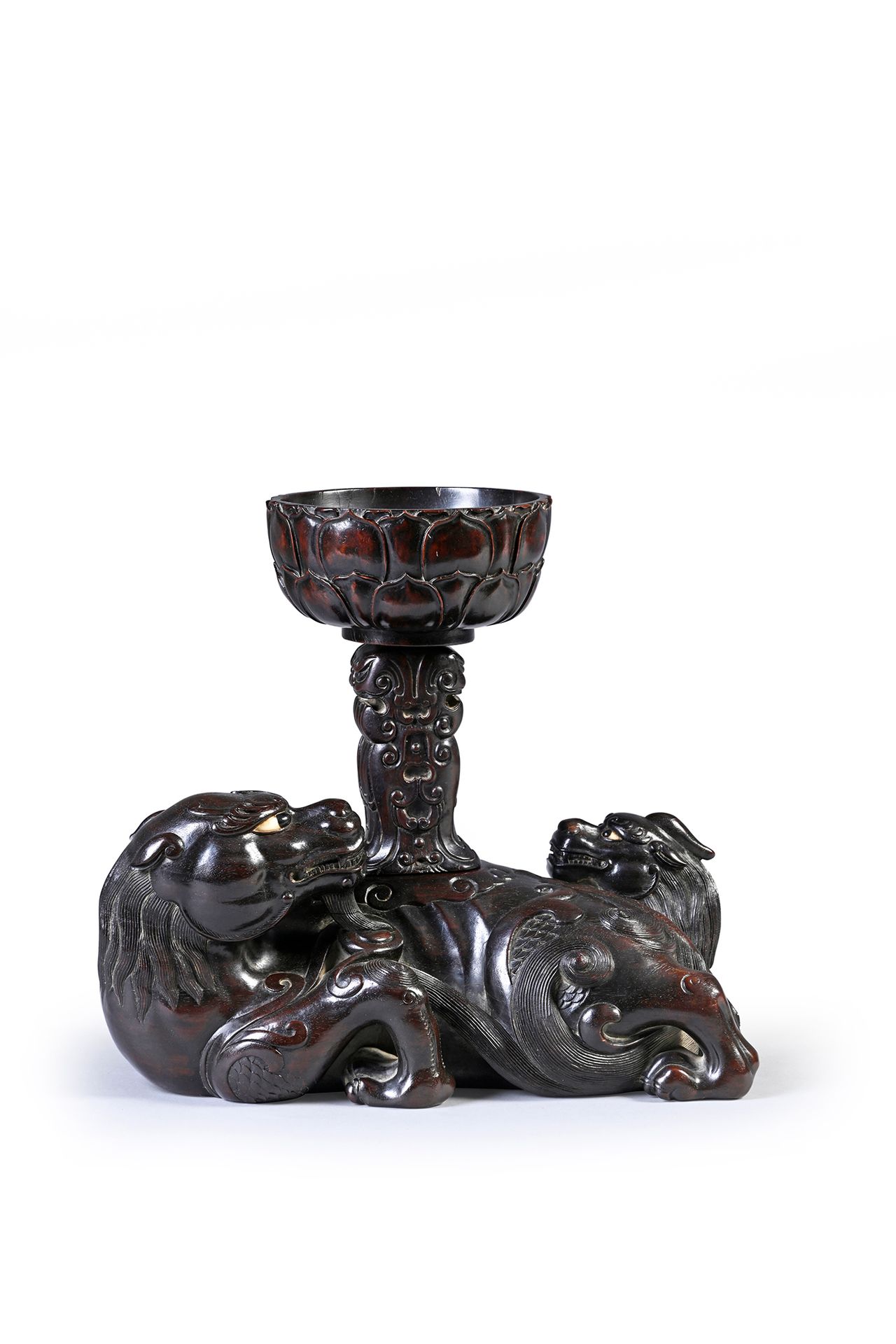 CHINE, Milieu de la dynastie Qing Interesting carved wooden candle holder
Taking&hellip;