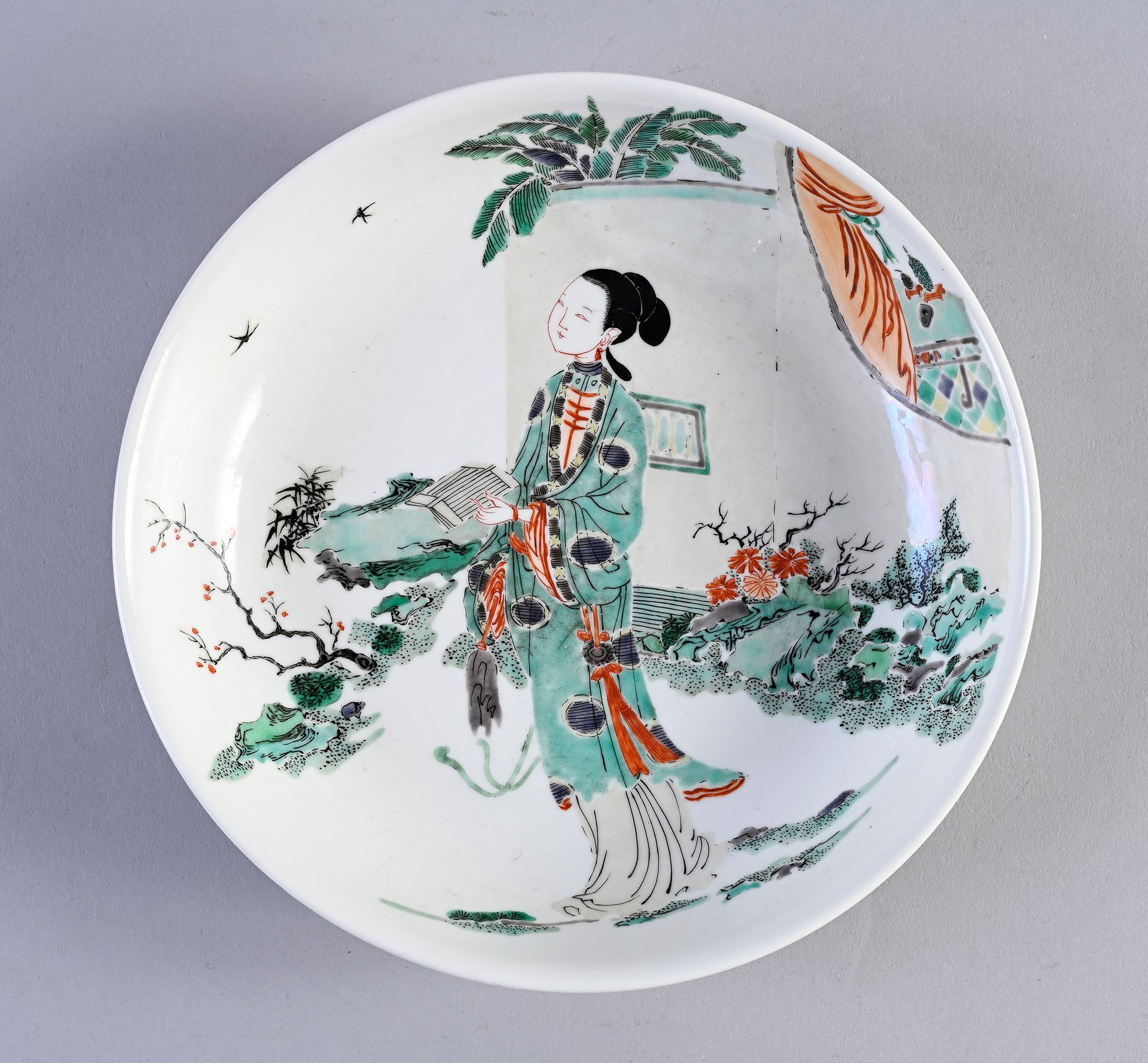 CHINE, Fin du XVIIIe-début du XIXe siècle* Assiette en porcelaine
Présentant un &hellip;