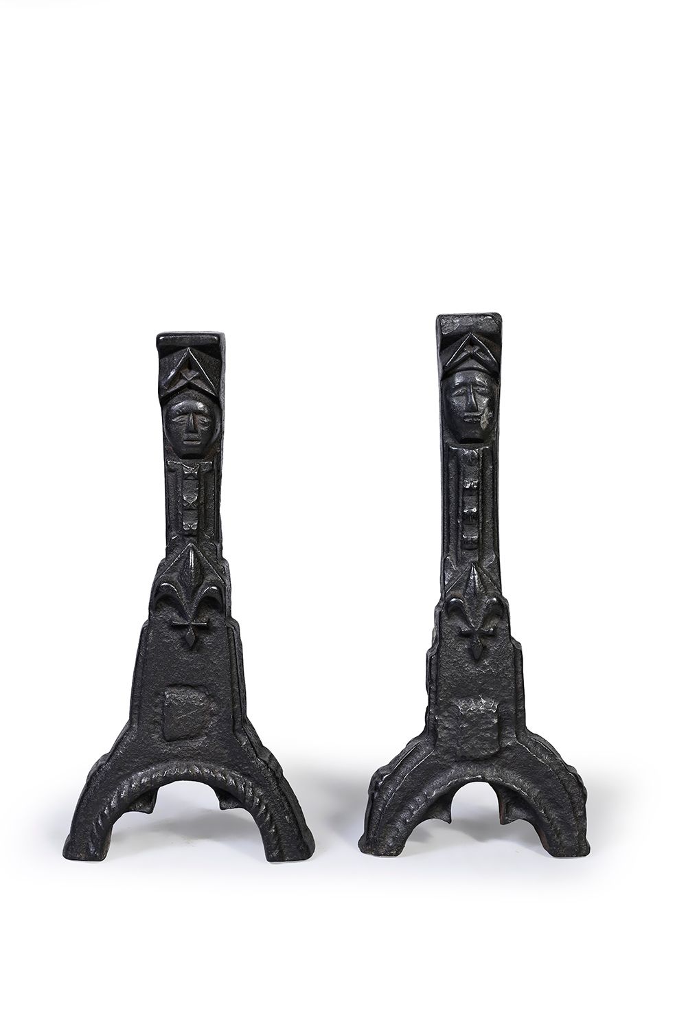 Null Pair of cast iron landers, decorated with fleur-de-lis and the heads of a m&hellip;