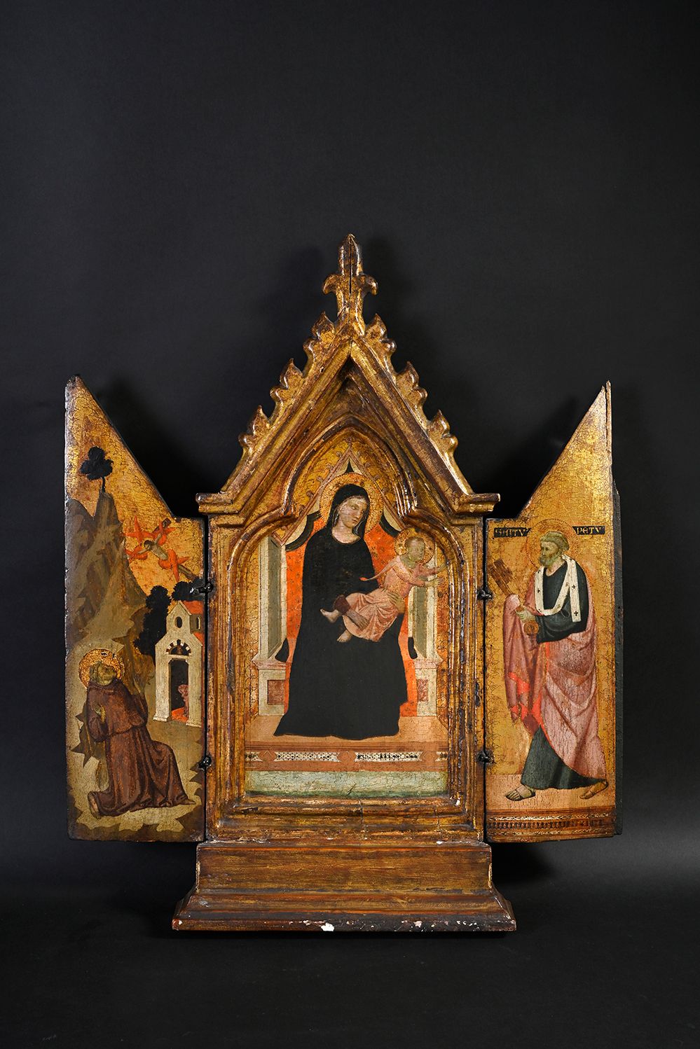 Null DOMINICAN EFFIGIES大师，1325至1345年间在佛罗伦萨工作的画家和插图画家
圣母和儿童在圣弗朗西斯和圣彼得之间的宝座上
带关闭式百&hellip;