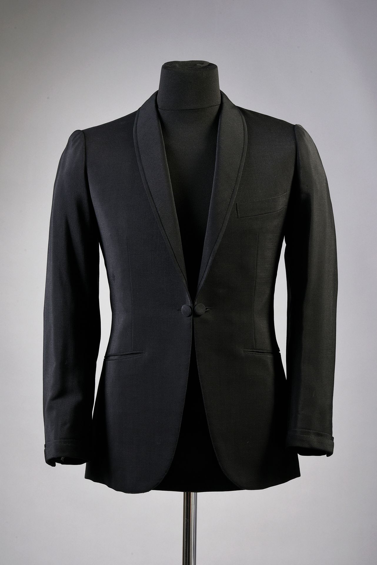 Null CLAUDE FRANÇOIS
1 black tuxedo jacket, in alpaca, signed Joseph Camps on th&hellip;