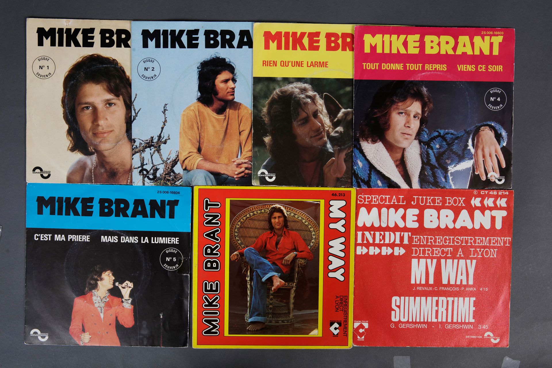 Null MIKE BRANT
1 ensemble de 7 disques 45 tours vinyles de l'artiste, publiés e&hellip;