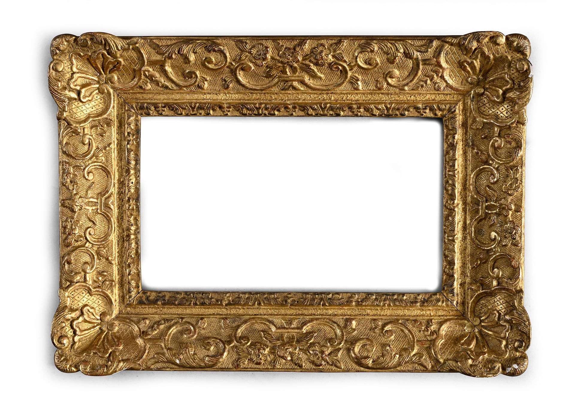 Null Carved and gilded oak frame decorated with shells, foliage scrolls and flow&hellip;