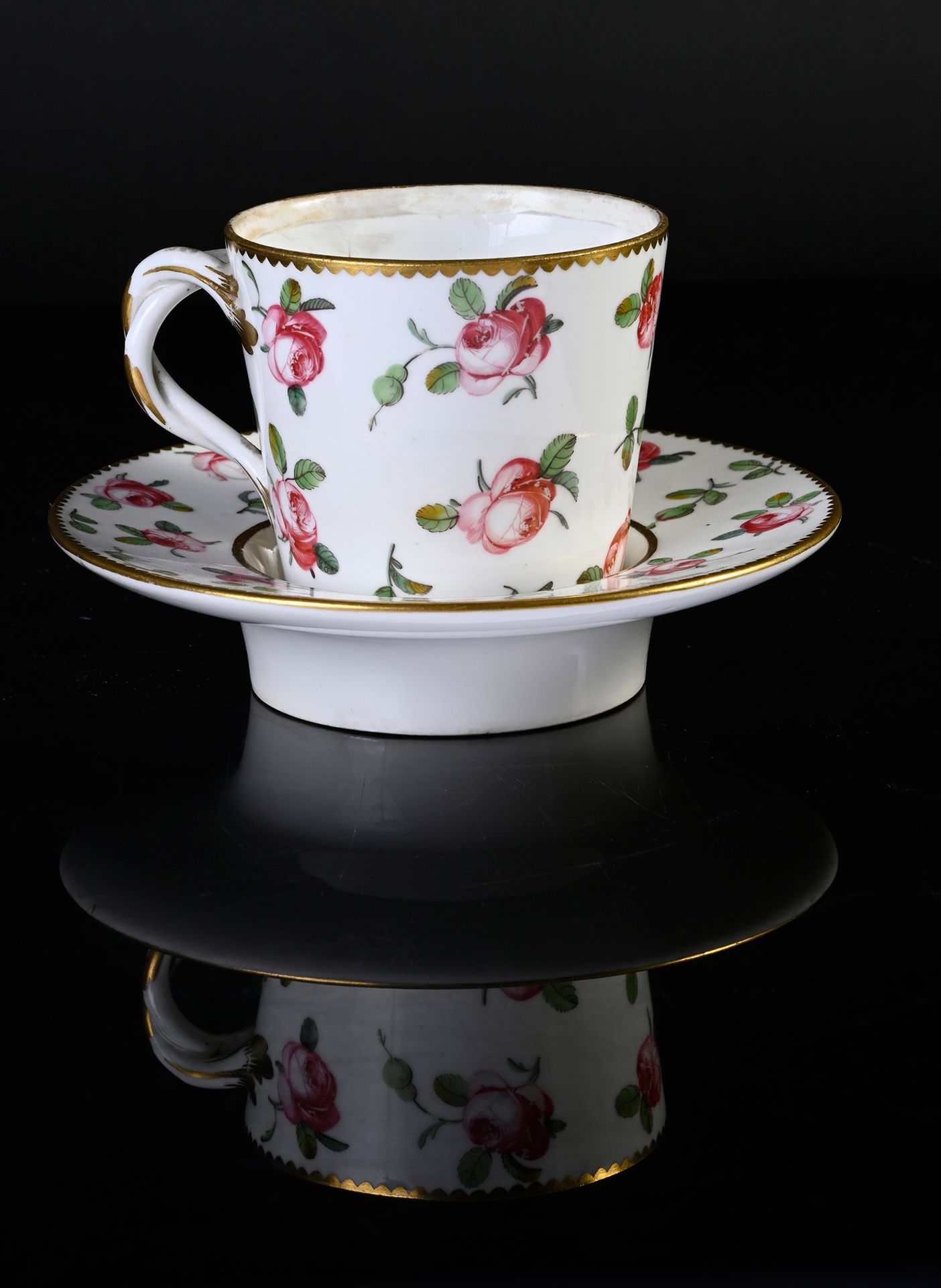Null Copa hundida de porcelana dura de Sèvres del siglo XVIII (2ª talla) y plati&hellip;