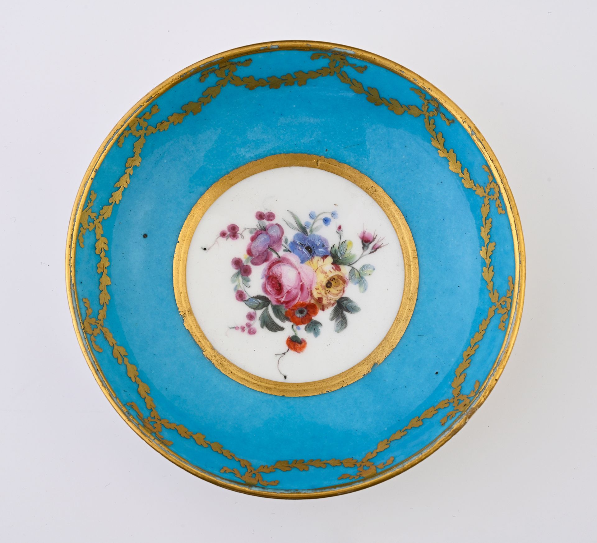 Null Sous-tasse en porcelaine de Sèvres du XVIIIe siècle
Marque en bleu aux deux&hellip;