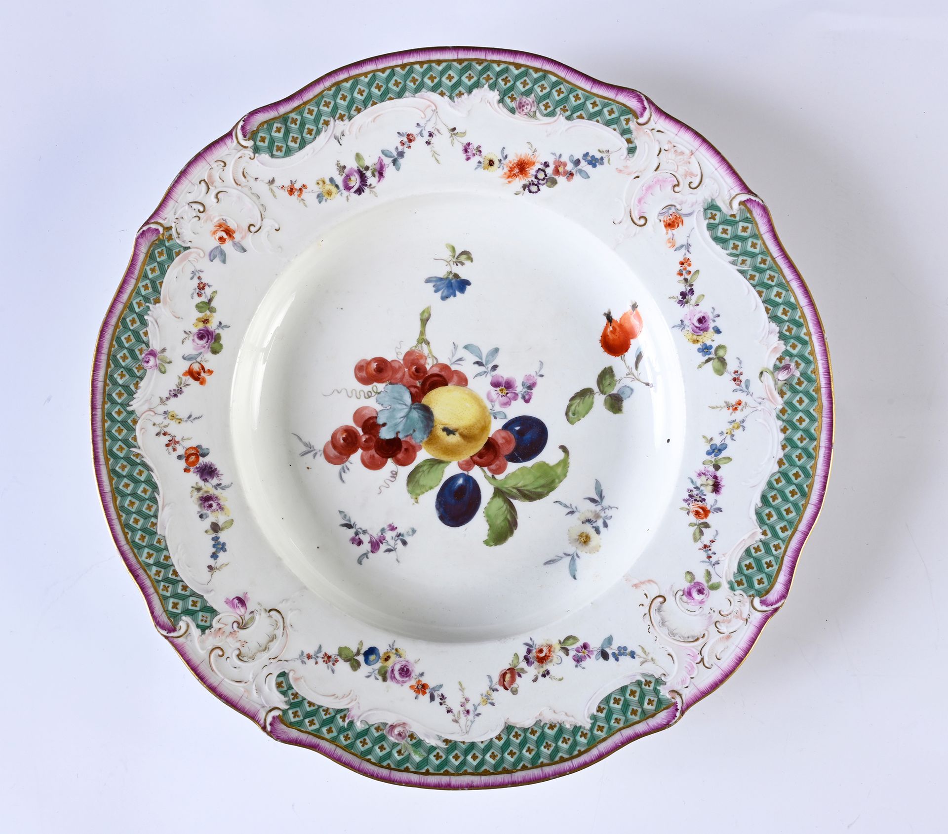 Null Assiette creuse en porcelaine de Meissen du
XVIIIe siècle
Marque en bleu au&hellip;