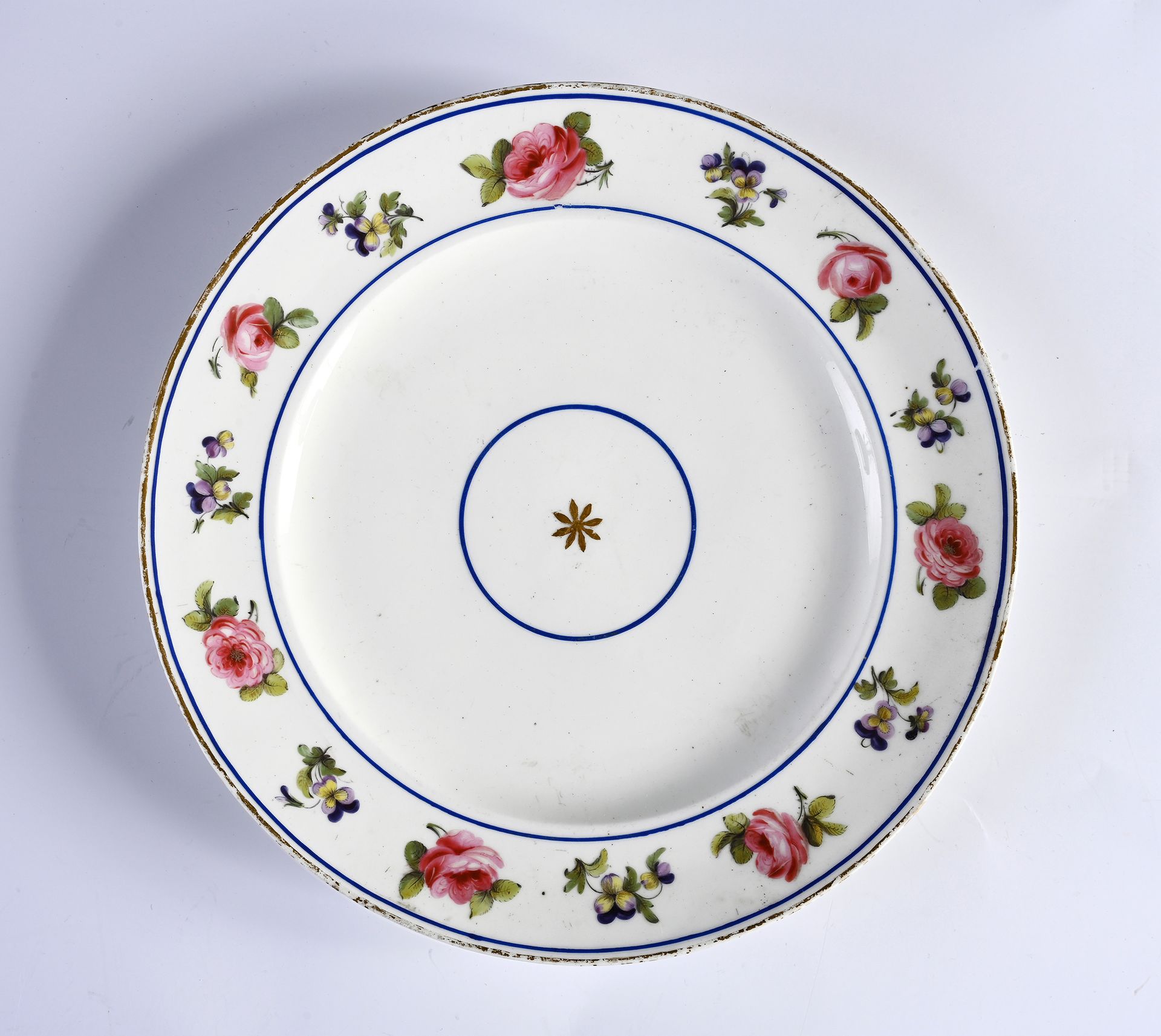 Null Assiette en porcelaine de Sèvres de la fin du XVIIIe siècle
Marque en bleu &hellip;