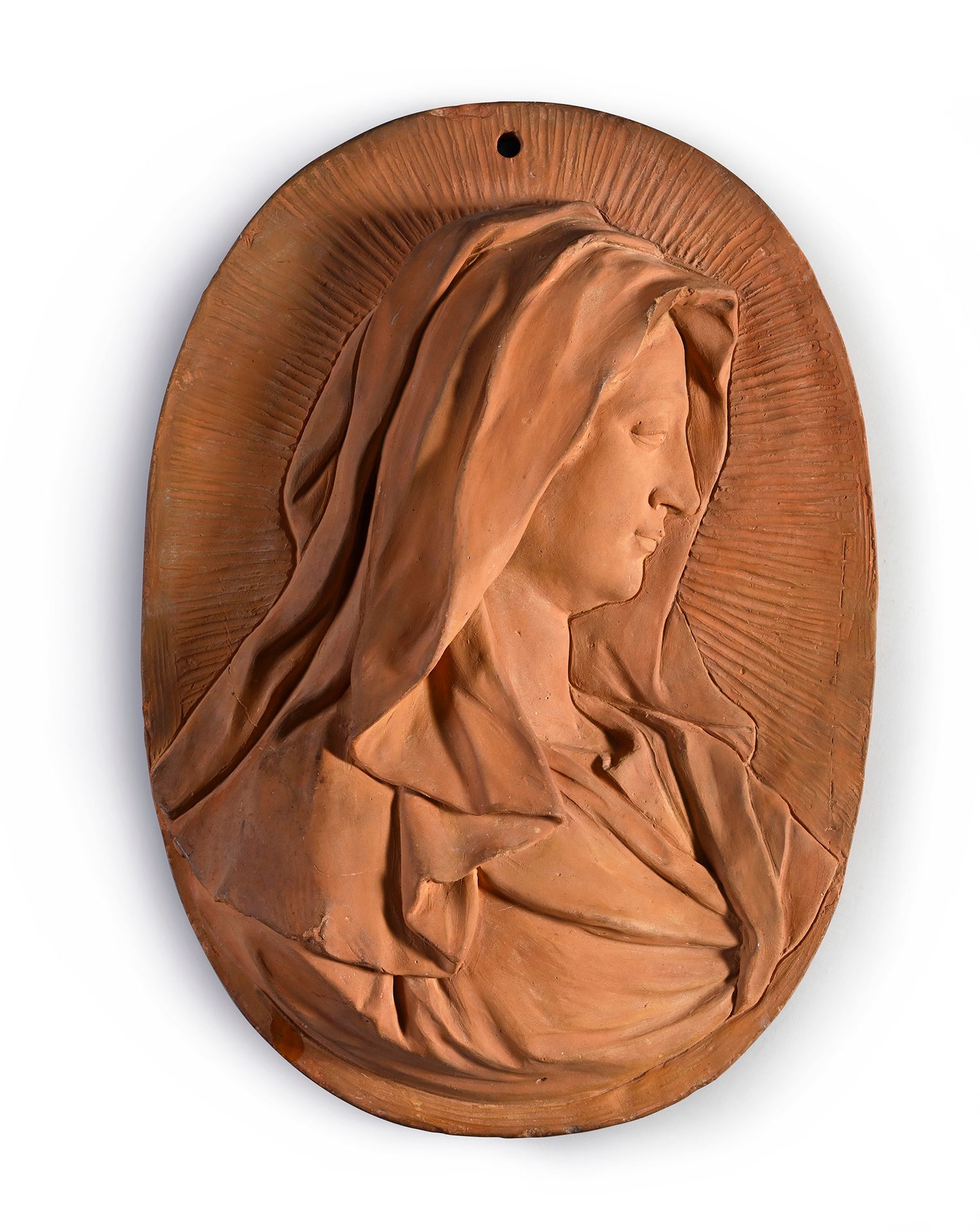 Null 高浮雕的椭圆形赤土勋章，描绘了圣母的轮廓，背面刻有1760年。
佛兰德斯，18世纪，1760年
H.56厘米 - 宽40厘米