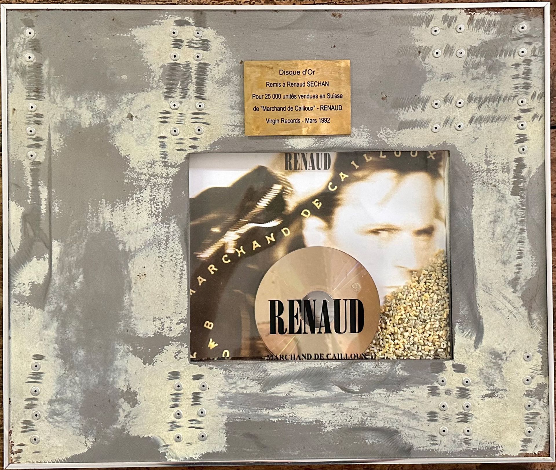 Null RENAUD: Un disque d'or de l'album «Marchand de Cailloux», pour 25.000 exemp&hellip;