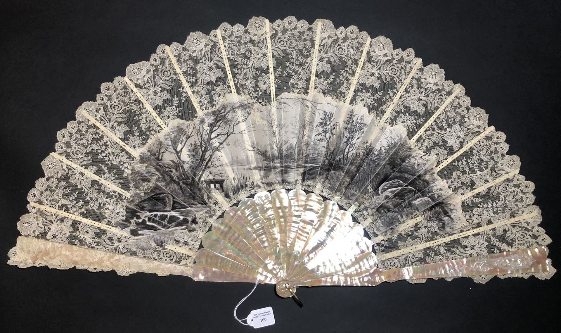 Null Landscape, Europe, circa 1890
Folded fan, the mechanical lace leaf decorate&hellip;