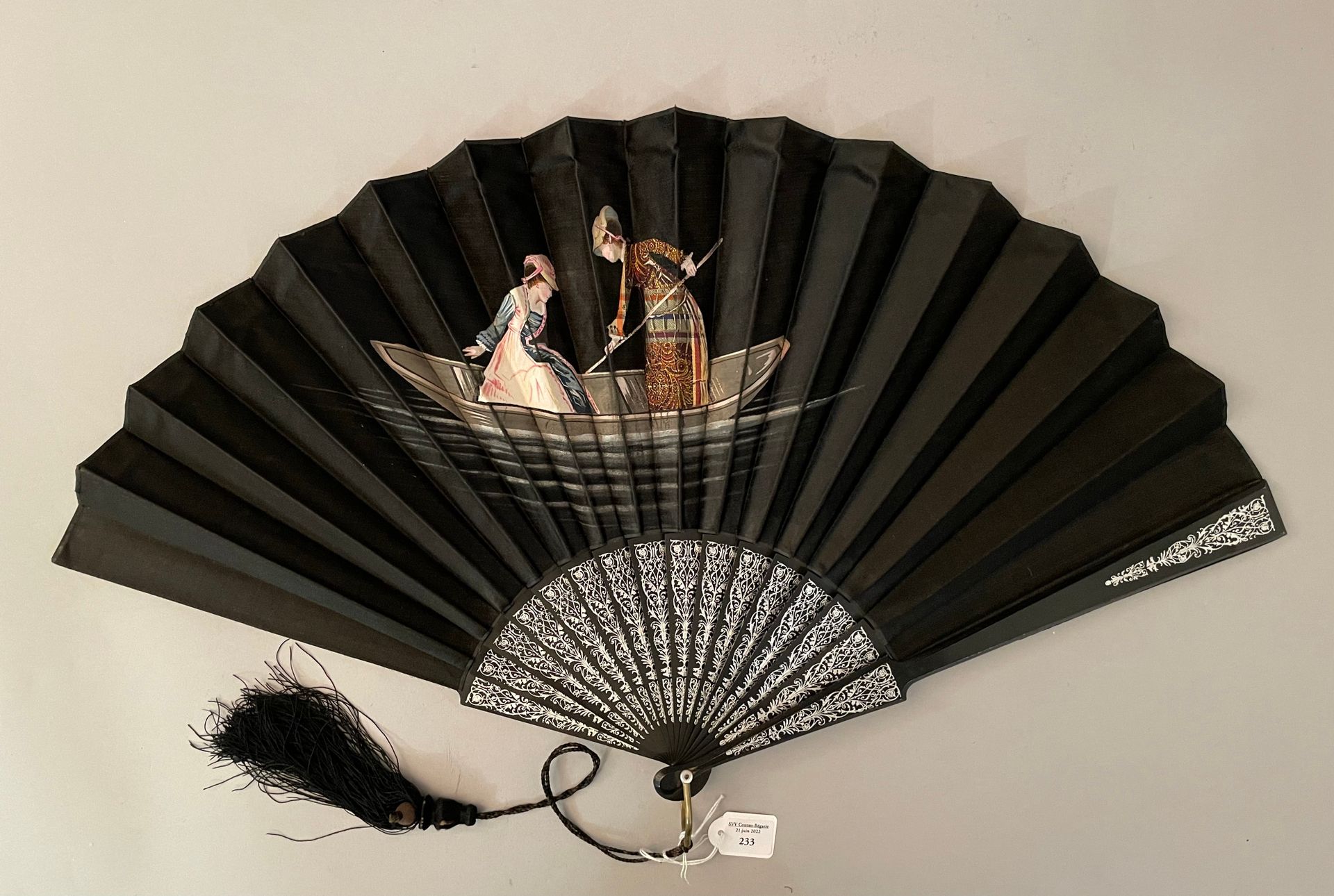 Null 76 BIS
Clothes, circa 1890 
Folded fan, the black satin sheet painted with &hellip;