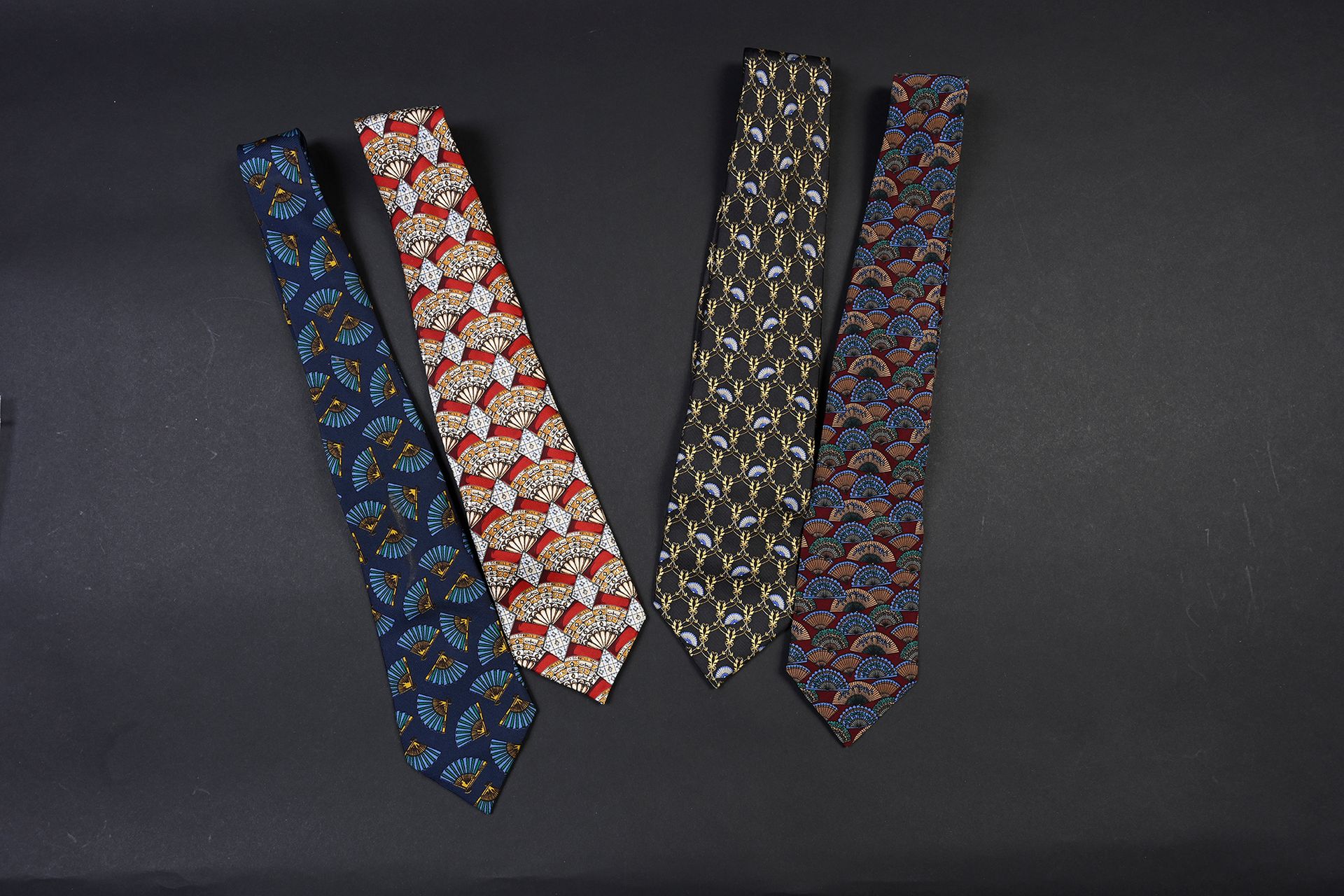 Null 领带，20世纪
丝绸材质，有扇形装饰。来自Nina Ricci, David Evans, Axel Mod, Austin Reed.
