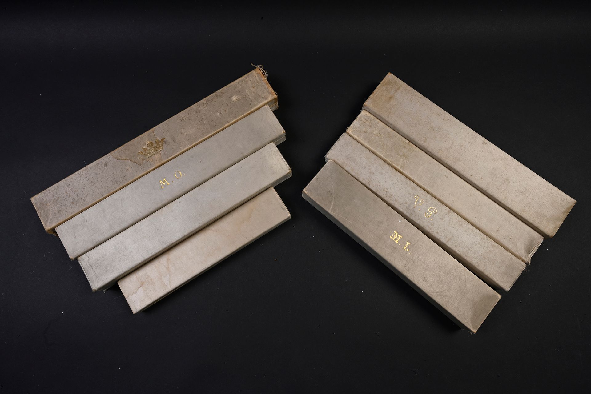 Null Set di scatole a ventaglio, XIX secolo
Rivestito in raso crema