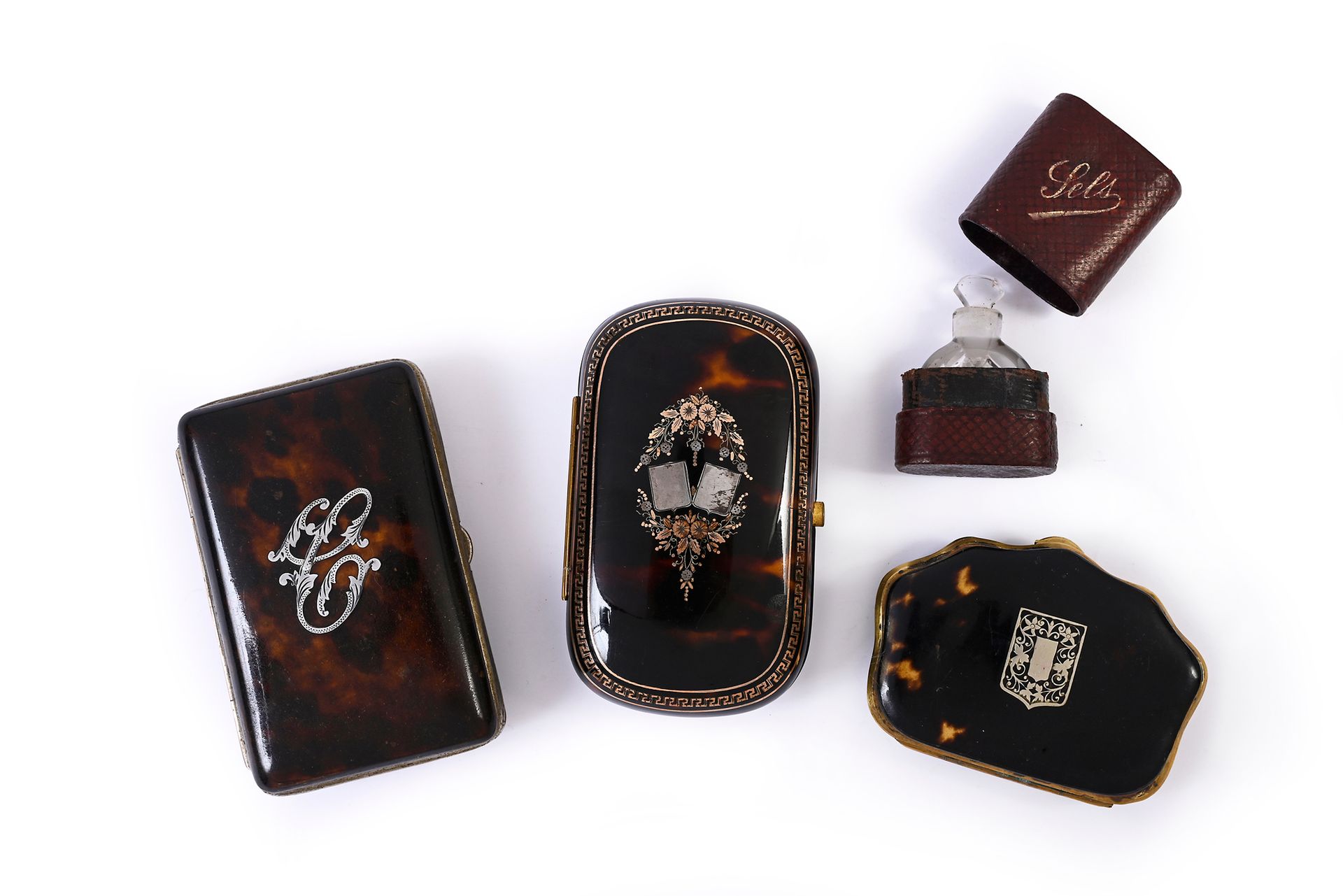 Null Lot comprising three brown tortoiseshell coin holders, one oblong with a Gr&hellip;