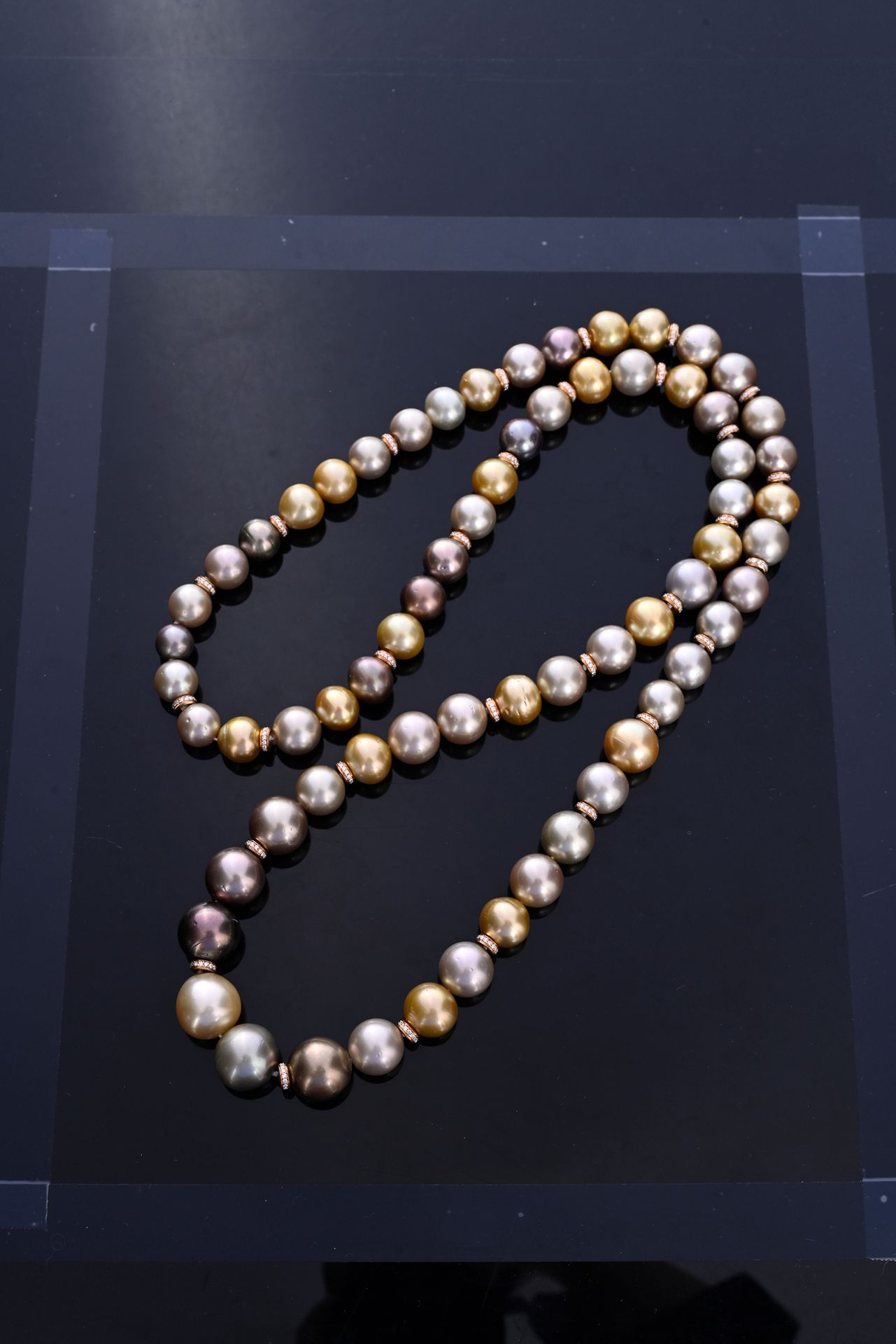 REPOSSI Gran collar largo de perlas cultivadas multicolores (aprox. De 10 a 17 m&hellip;