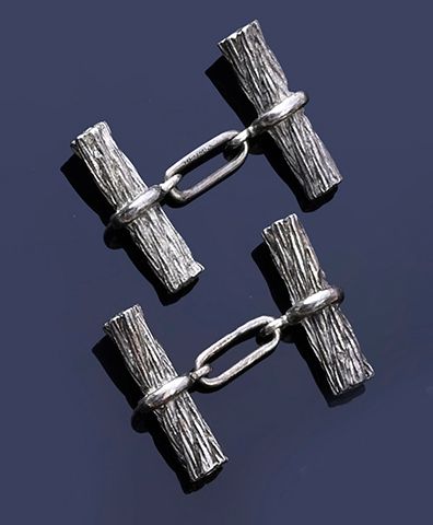 HERMES Ein Paar Kabel-Manschettenknöpfe aus 925er Silber.
Signiert mit HERMES.
G&hellip;