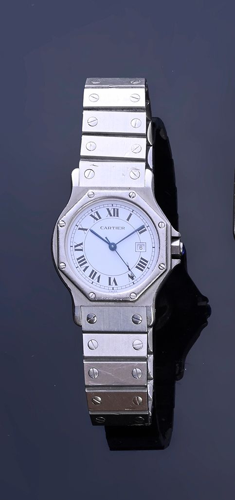 CARTIER Santos 圆形精钢手表，29 毫米表壳，白色罗马数字表盘，3 点钟位置设日期视窗。自动上链机芯，表链配折叠表扣（有划痕）。