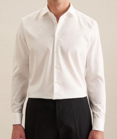 Null LA VALLIERE,Lot de quatre chemises en coton blanc, coupe droite, col ville.&hellip;