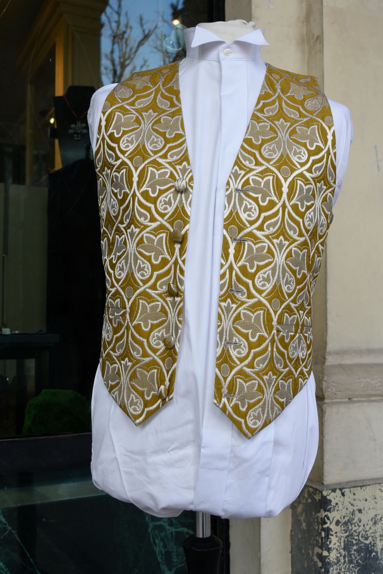 Null GILET LORENZACIO, en polyamide, polyester et acétate, à décor stylisé dans &hellip;