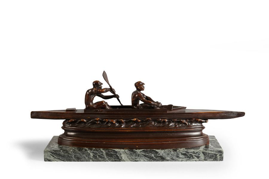 Null Sculpture en bronze sur socle marbre. «Les Canoéistes». Circa 1900. Signée &hellip;