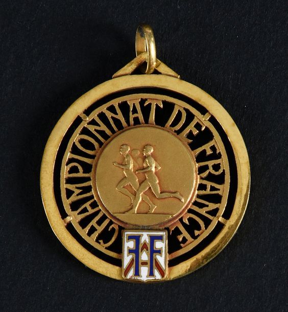 Null Médaille de Champion de France 1952 du 5000 mètres, 4ème de ses 8 titres. A&hellip;