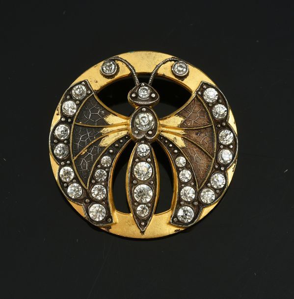 Null Bouton en métal et strass à décor de papillon, fin du XIXe siècle.