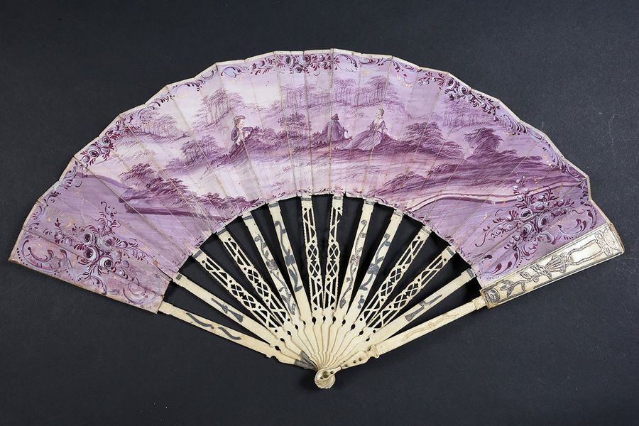 Null Camaïeu de violet, vers 1770-1780
Eventail plié, feuille double en papier p&hellip;