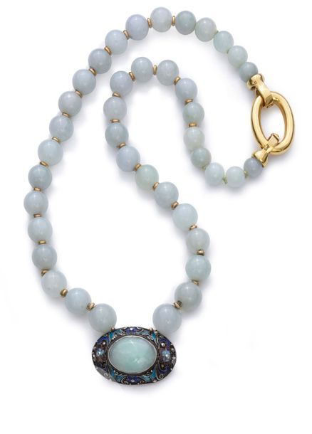Null Collier composé d'un rang de perles de jade en légère chute d'environ 8 à 1&hellip;