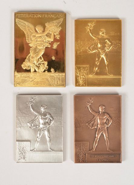 Null Paris 1900. Set of 3 replicas of winner's platelets. Gold, silver and bronz&hellip;