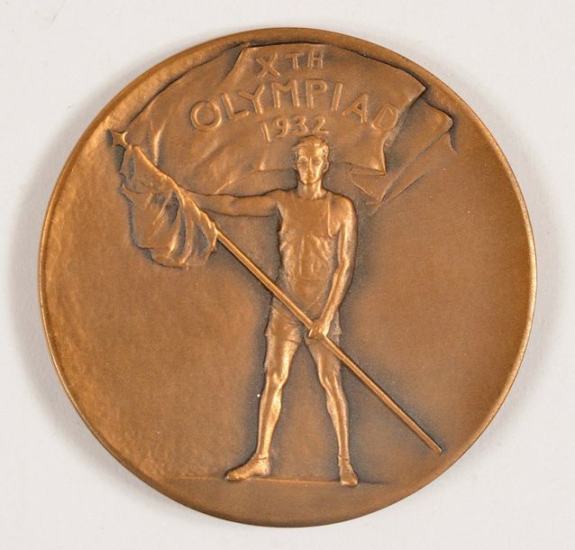 Null Médaille officielle de participant en bronze par J.
Kilenyi. Diamètre 60 mm&hellip;