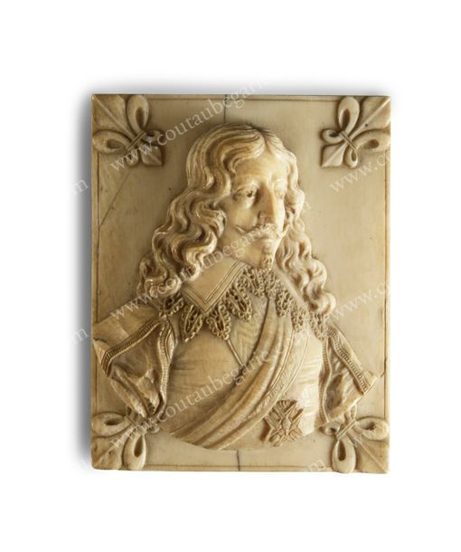 Null LOUIS XIII, roi de France (1601-1643).
Médaillon sculpté en ivoire, de form&hellip;