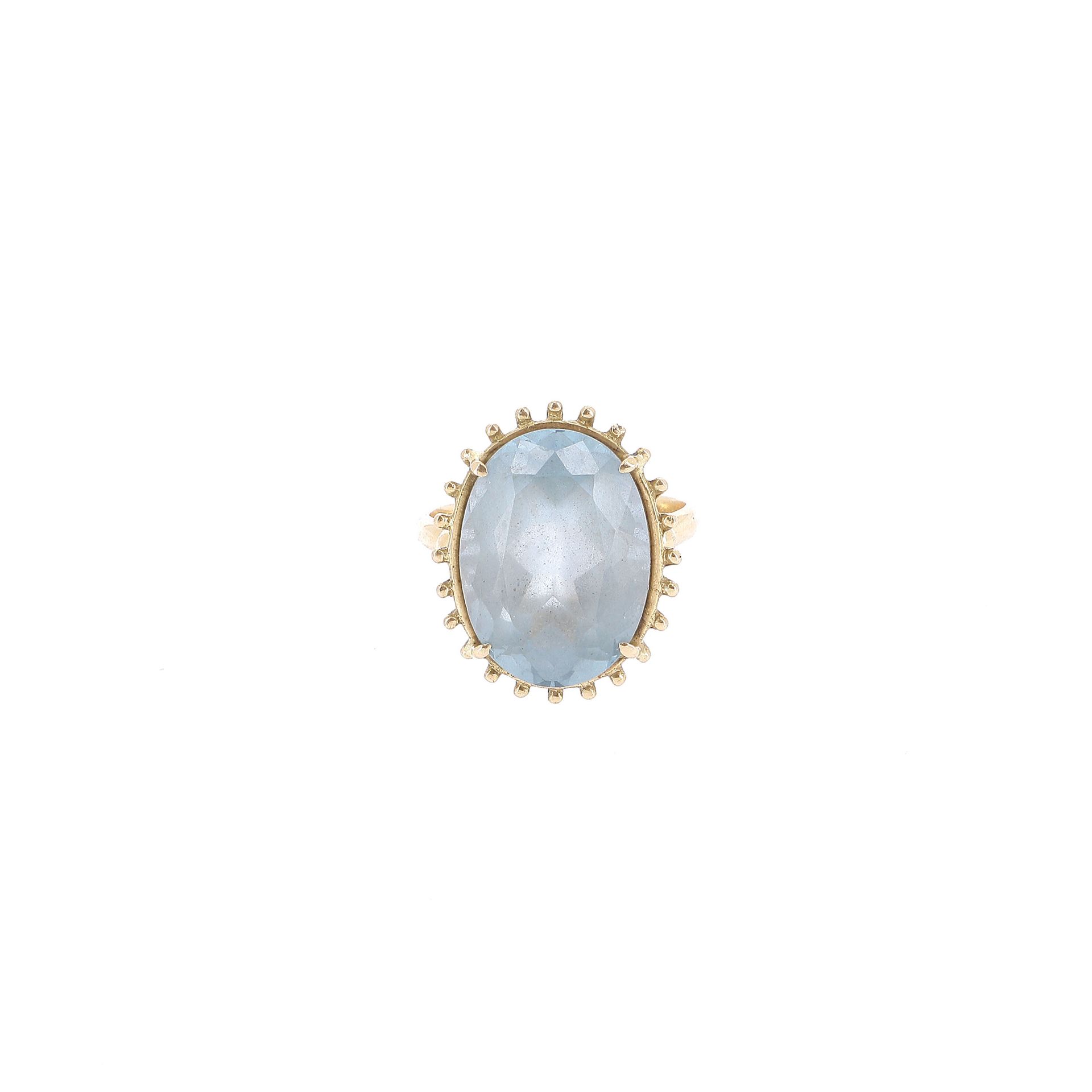 Null RING 

Yellow gold set with an oval shaped aquamarine. 

An 18k gold ring s&hellip;