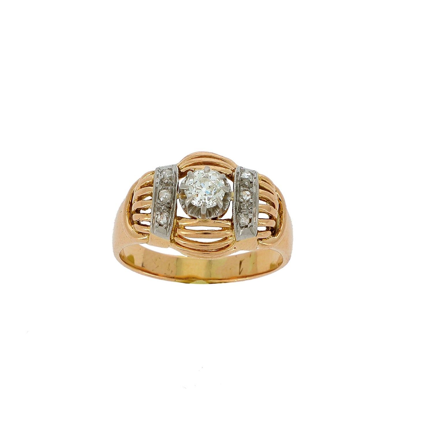 Null JONC RING

Yellow gold wire ring centered with a round old cut diamond weig&hellip;