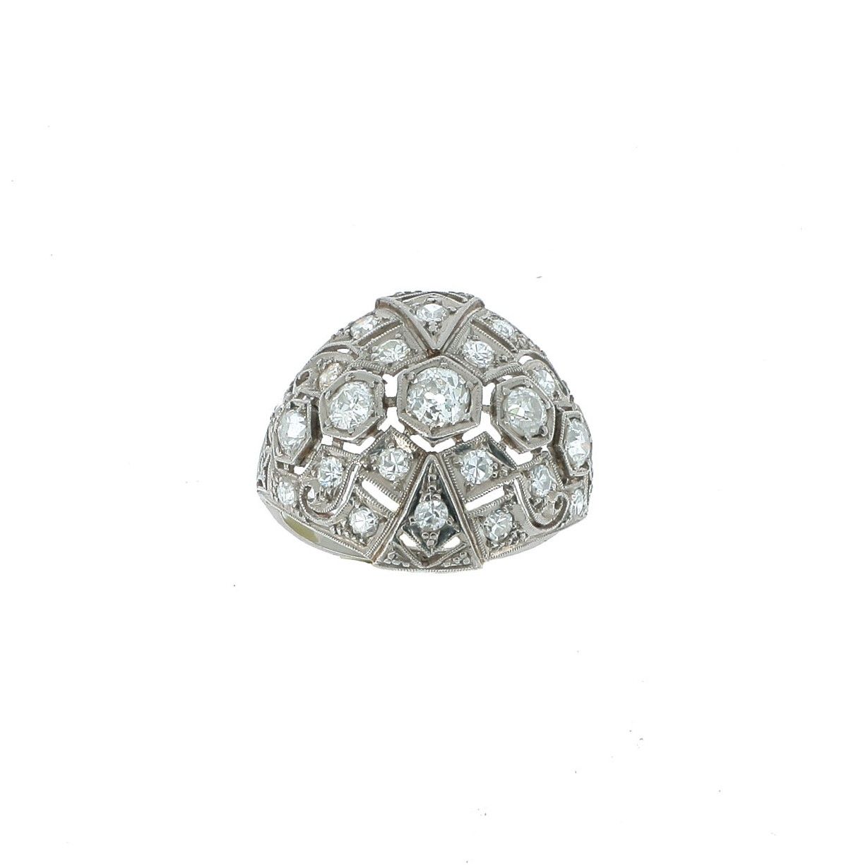 Null BOMBED RING

in platinum, with openwork geometrical motifs, set with diamon&hellip;