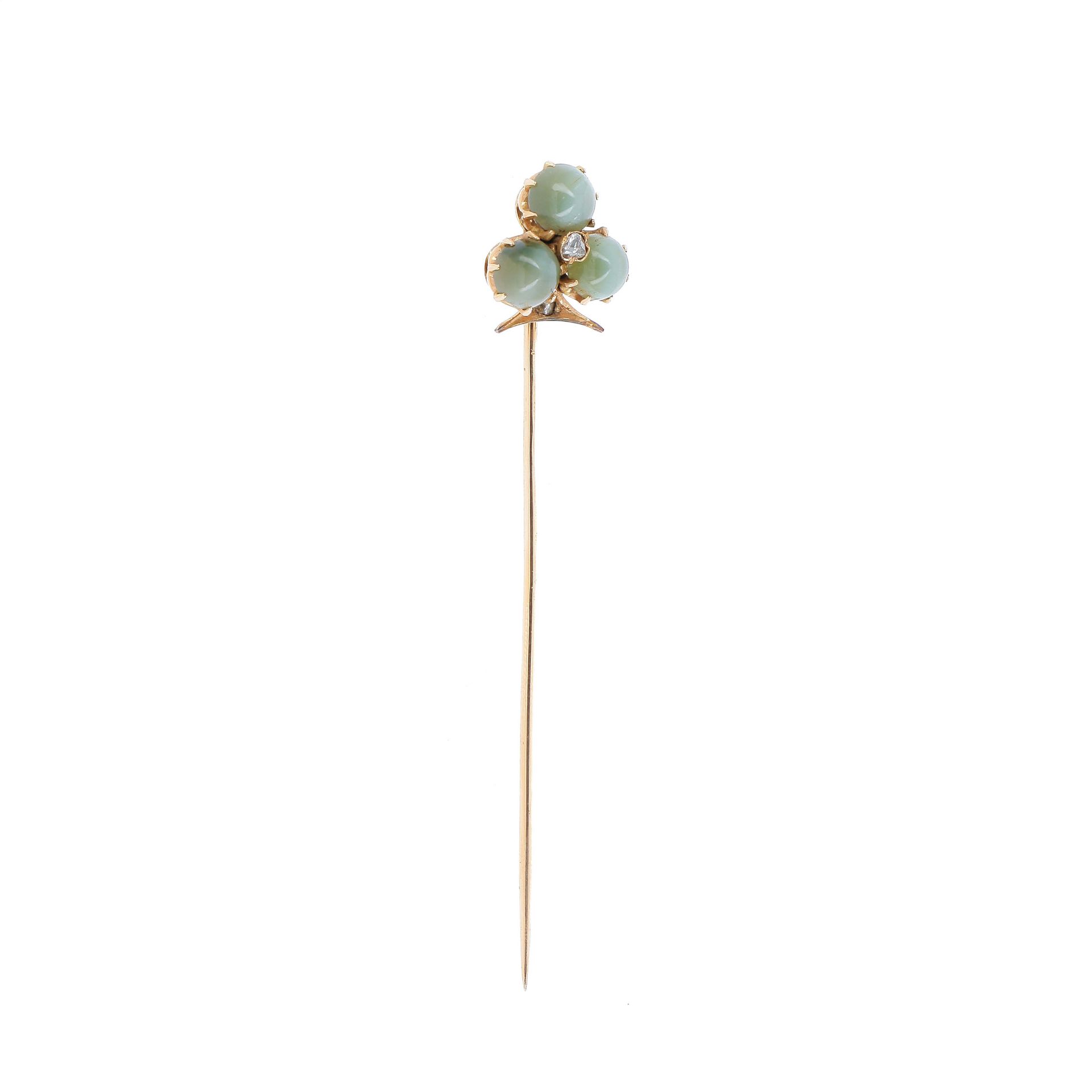 Null TREFLE TIE PIN

in pink gold, set with moonstone cabochons and rose-cut dia&hellip;