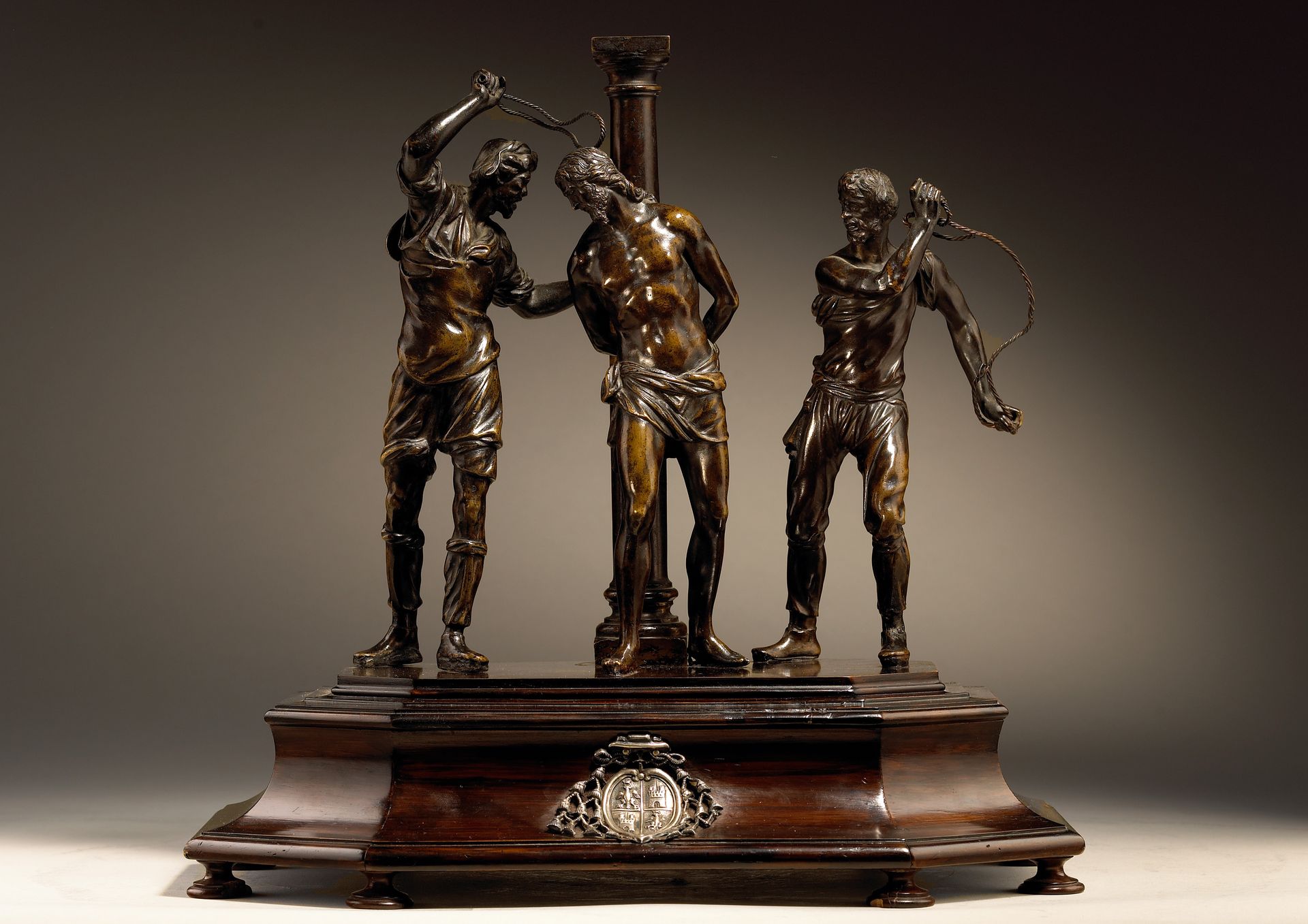 Null SCOURGING OF CHRIST

Italy, early 17th century

Bronze

37 x 37.5 x 24 cm (&hellip;