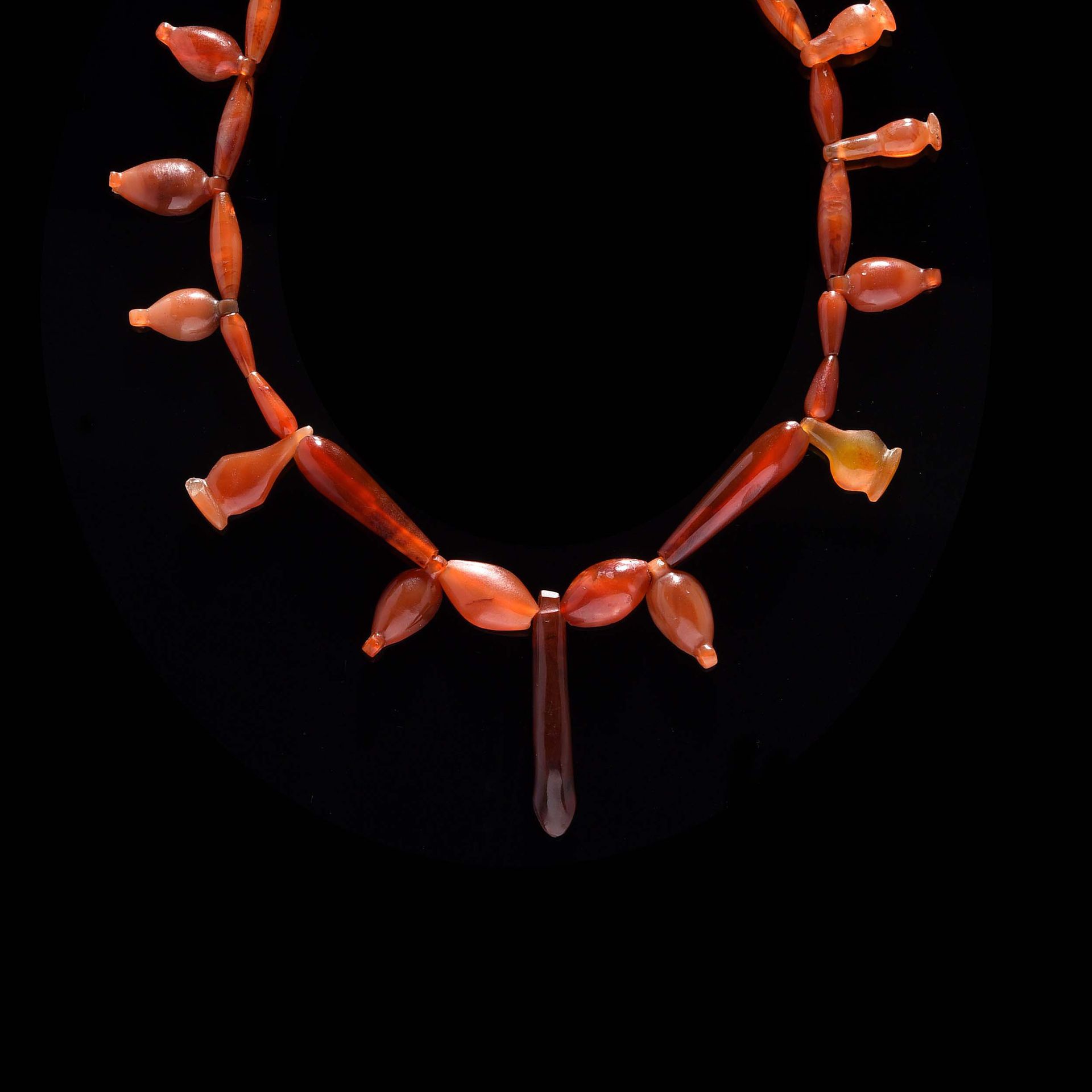 Null COLLANA

Egitto, Nuovo Regno, XIX dinastia

Perle di corniola; L. 34 cm; L.&hellip;