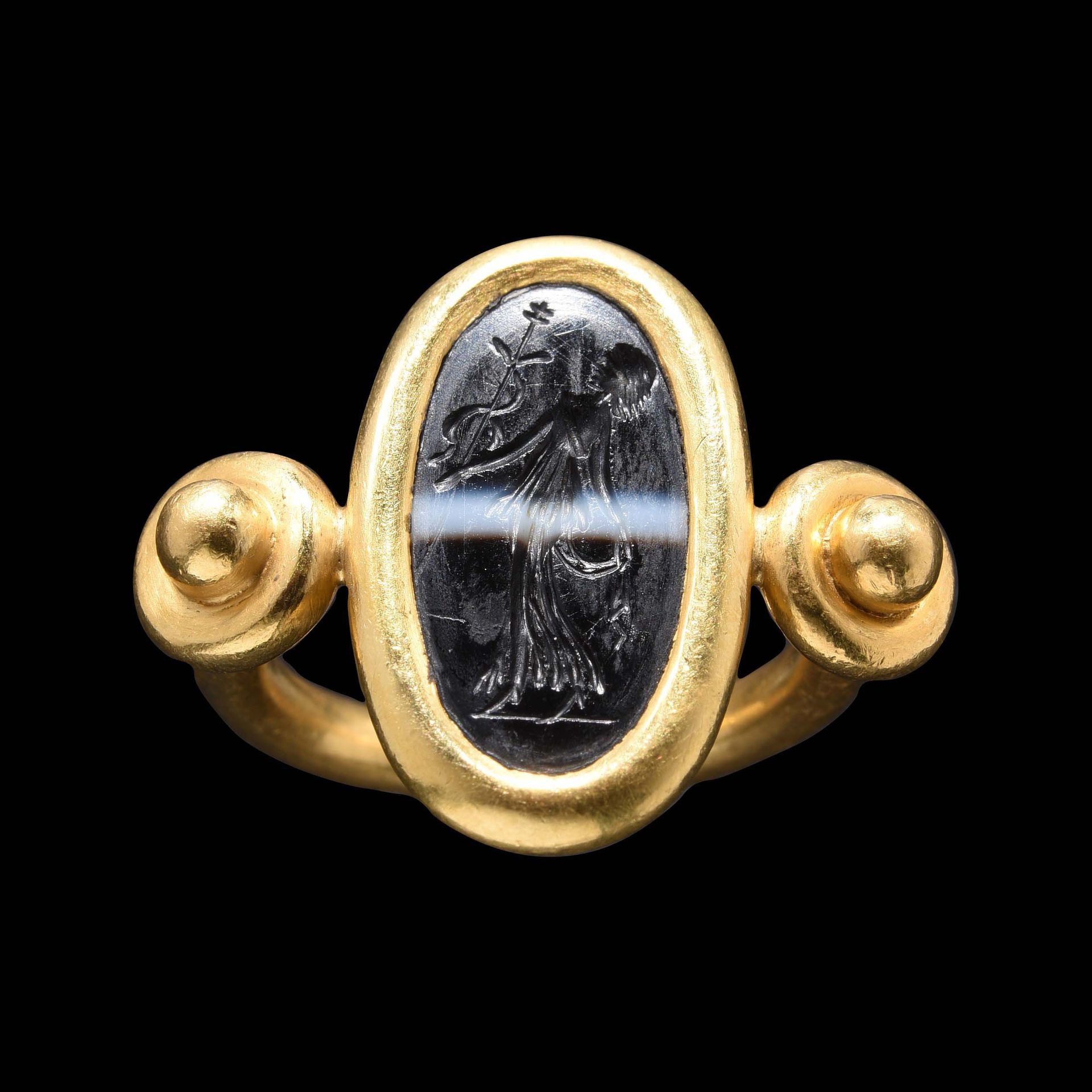Null RING

Roman art, 1st century.

Modern gold, set with an intaglio on a ribbo&hellip;