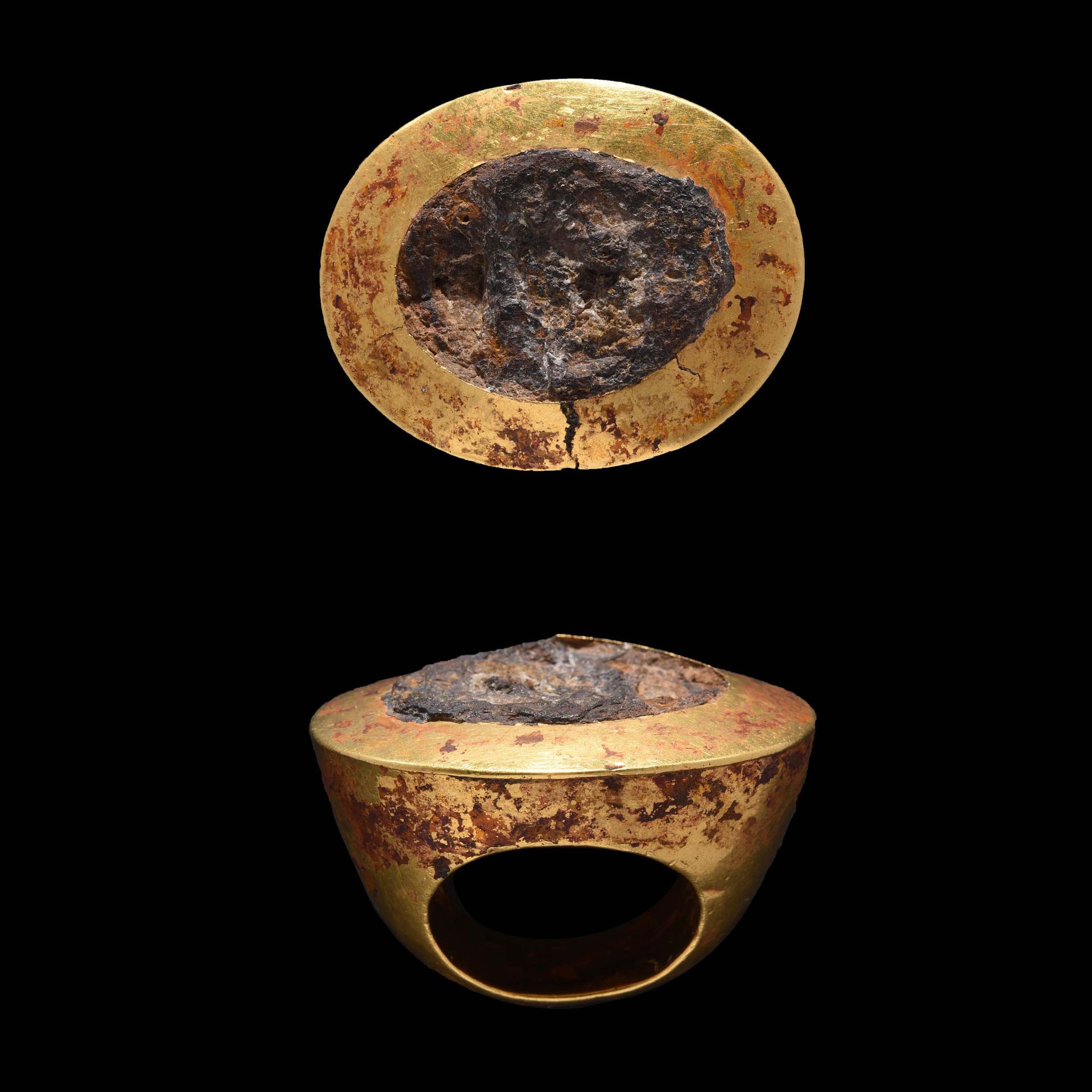 Null ANELLO

Arte ellenistica, III-I secolo a.C.

Realizzato in piatto d'oro mar&hellip;