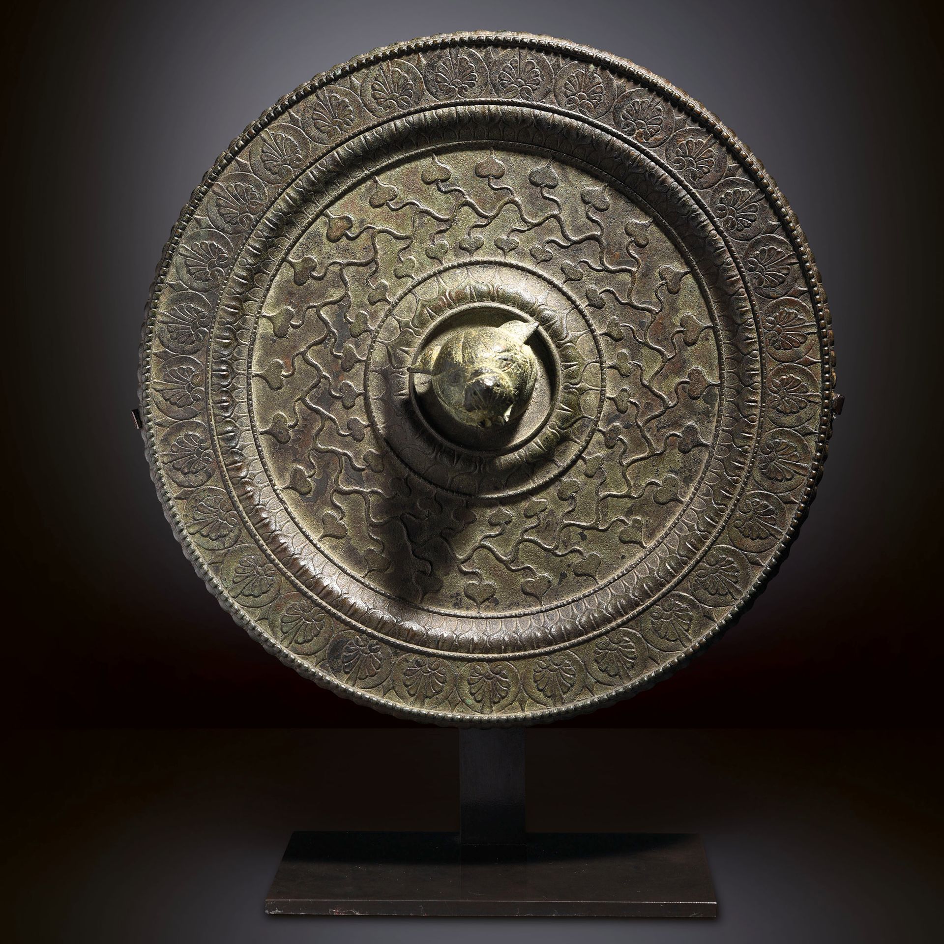 Null 选票箱

西西里岛的希腊艺术，公元前5世纪

铜质

直径22.5厘米; 深度4.5厘米



出处

G Giudice男爵的前收藏，19世纪末

&hellip;