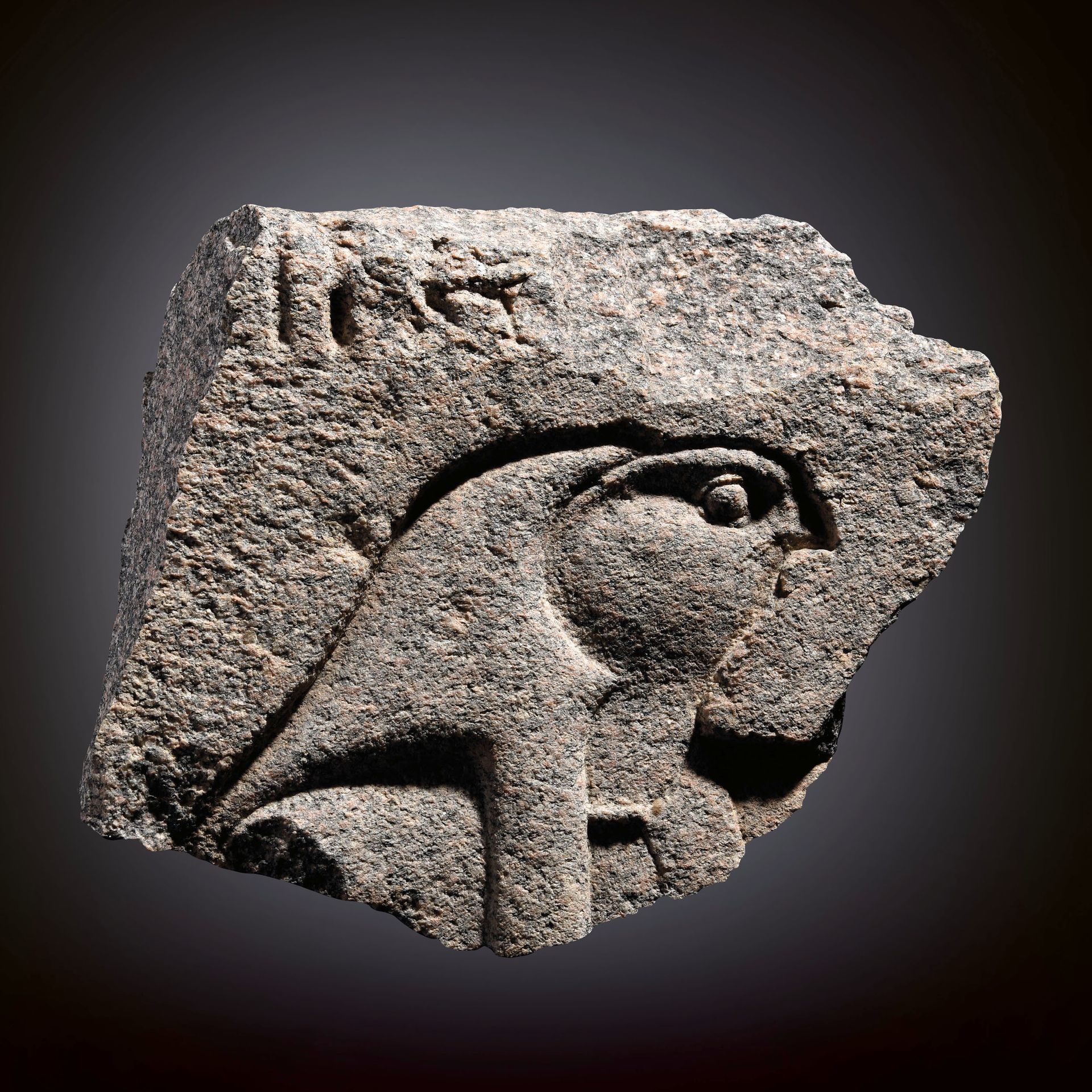 Null FRAGMENT DE BAS-RELIEF

Egypte, période ptolémaïque, 332-30 av. J.-C. 

Gra&hellip;