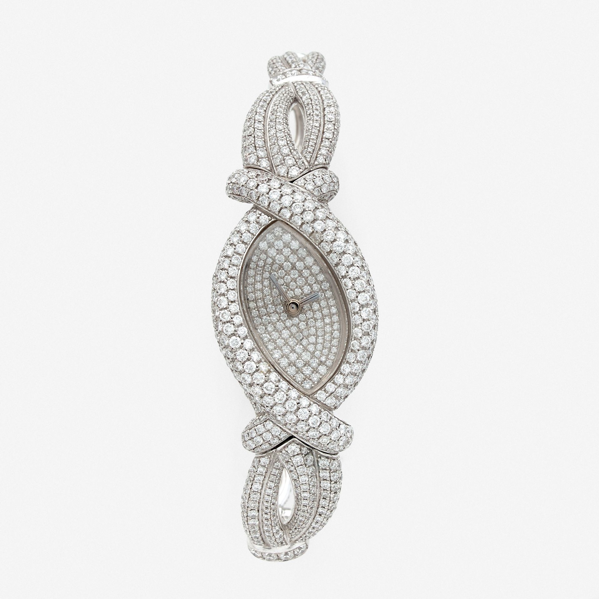Null BOUCHERON 

CIRCA 2000

Precioso reloj de señora en oro blanco de 18 quilat&hellip;