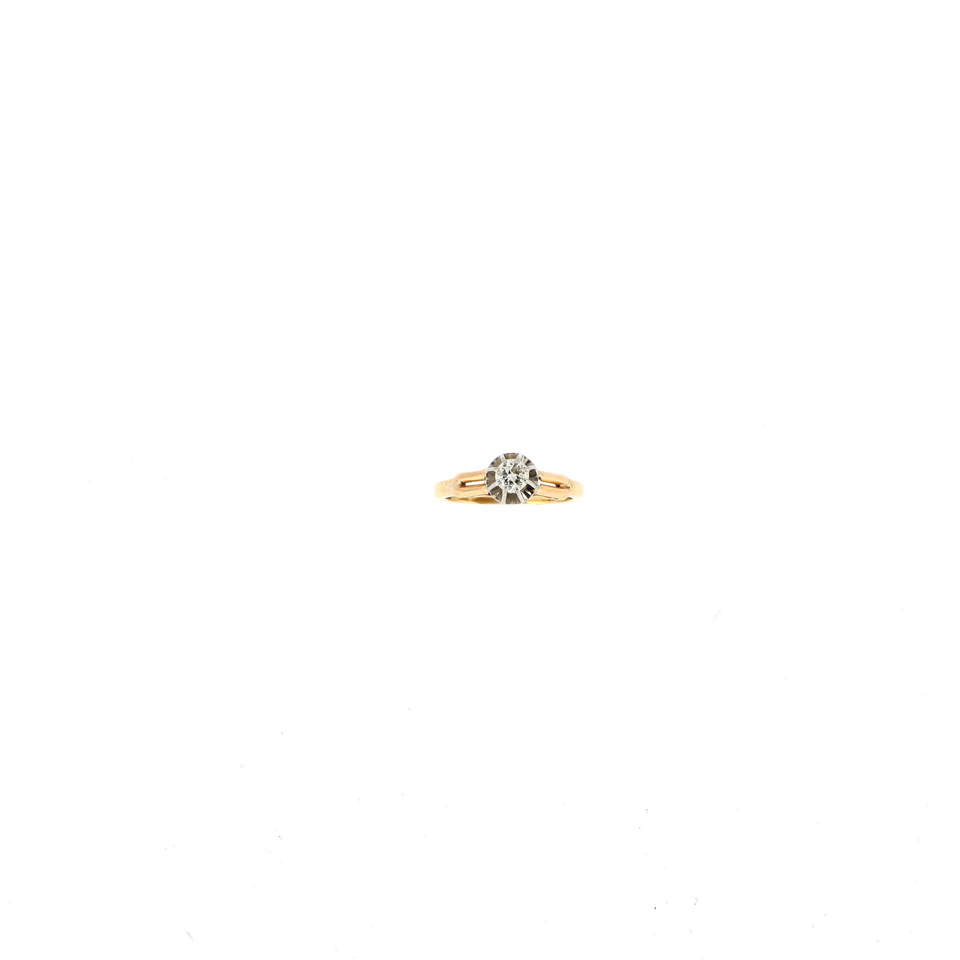 Null RING
aus Gelbgold, besetzt mit einem runden Diamanten auf Graugold.
Ein Dia&hellip;