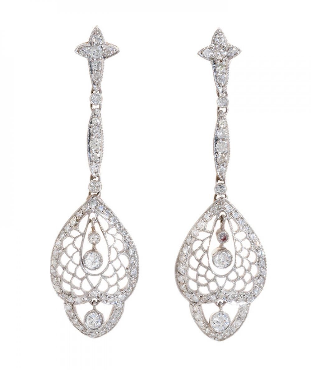 Pair of long Belle Époque earrings in platinum. With diamond line, brilliant cut&hellip;