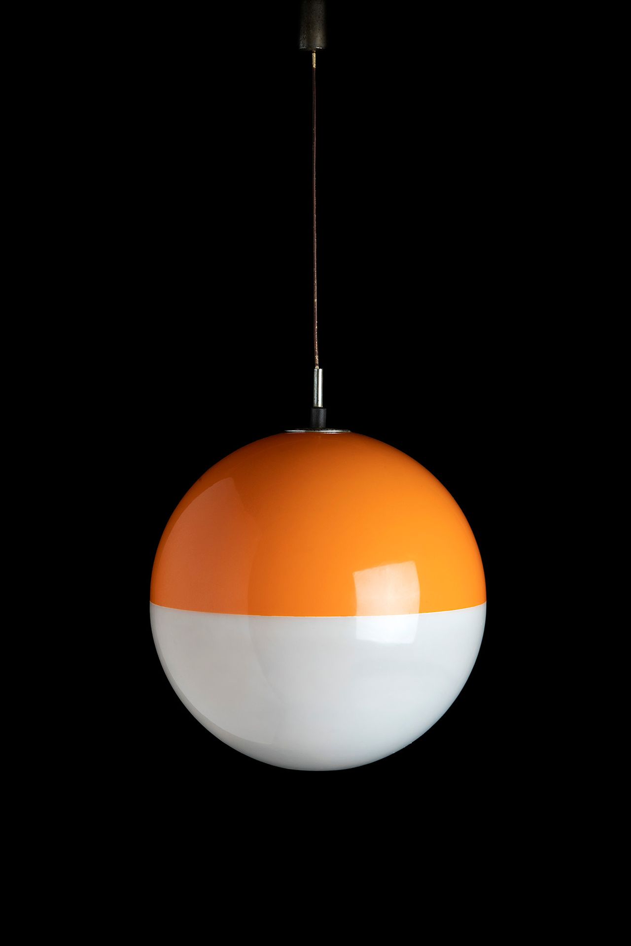 Ceiling Lamp, 1960s Lámpara de techo, años 60
Material plástico blanco y naranja&hellip;