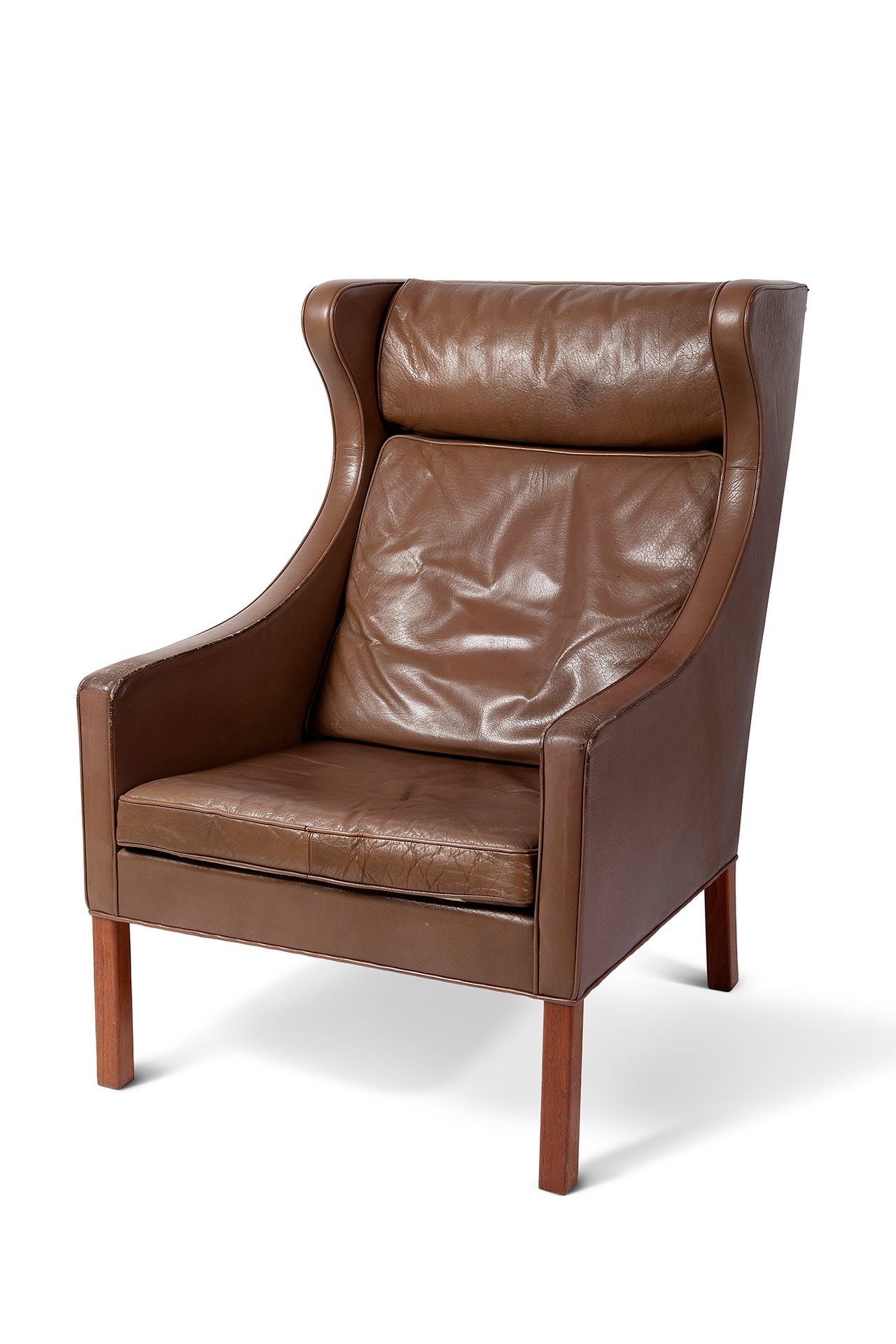Danish design armchair, 60s-70s. 丹麦设计扶手椅，60-70年代。
木头和皮革软垫。
尺寸。107 x 70 x 90厘米。
扶&hellip;