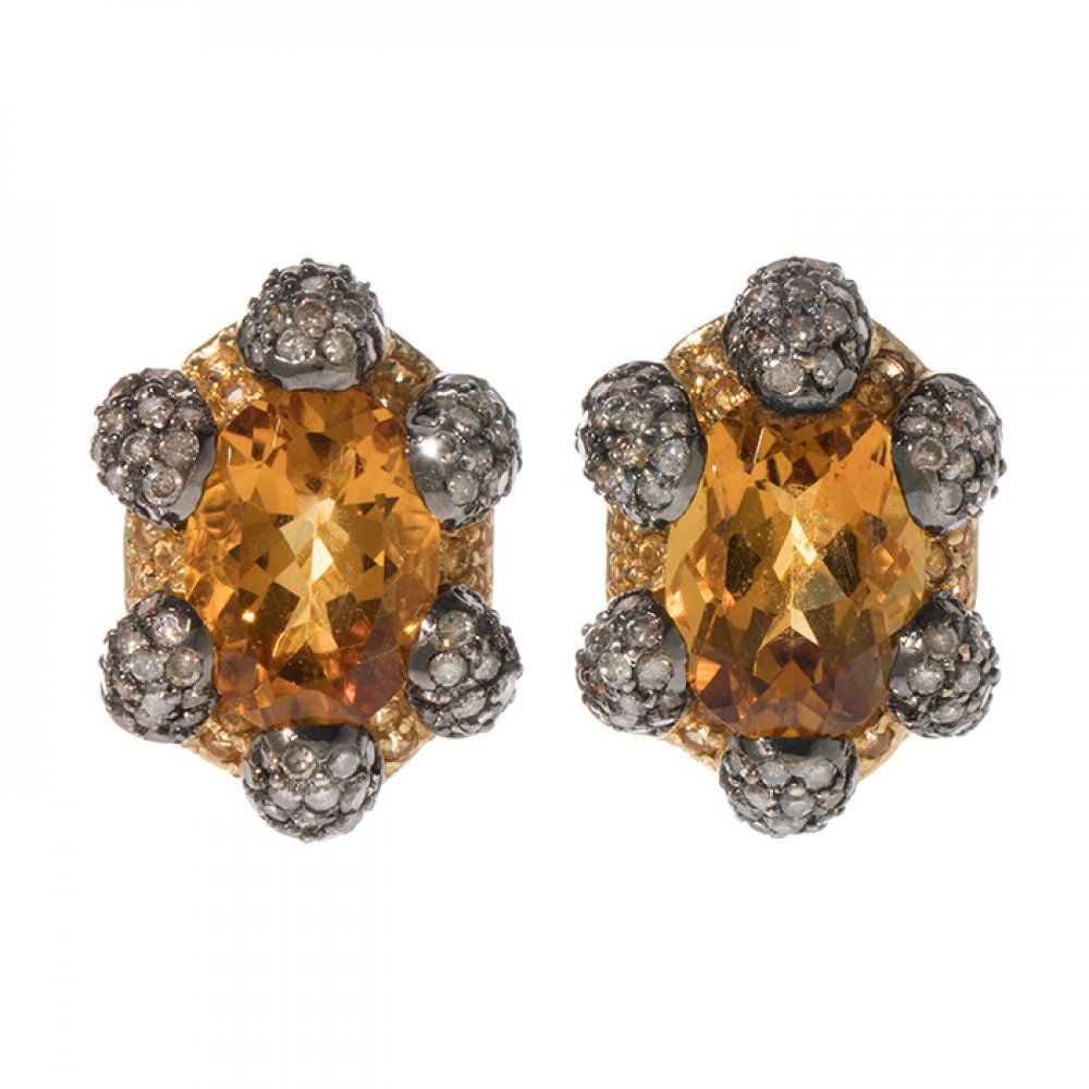 Null Pair of 18kt yellow gold earrings with citrine quartz and brown diamonds. O&hellip;